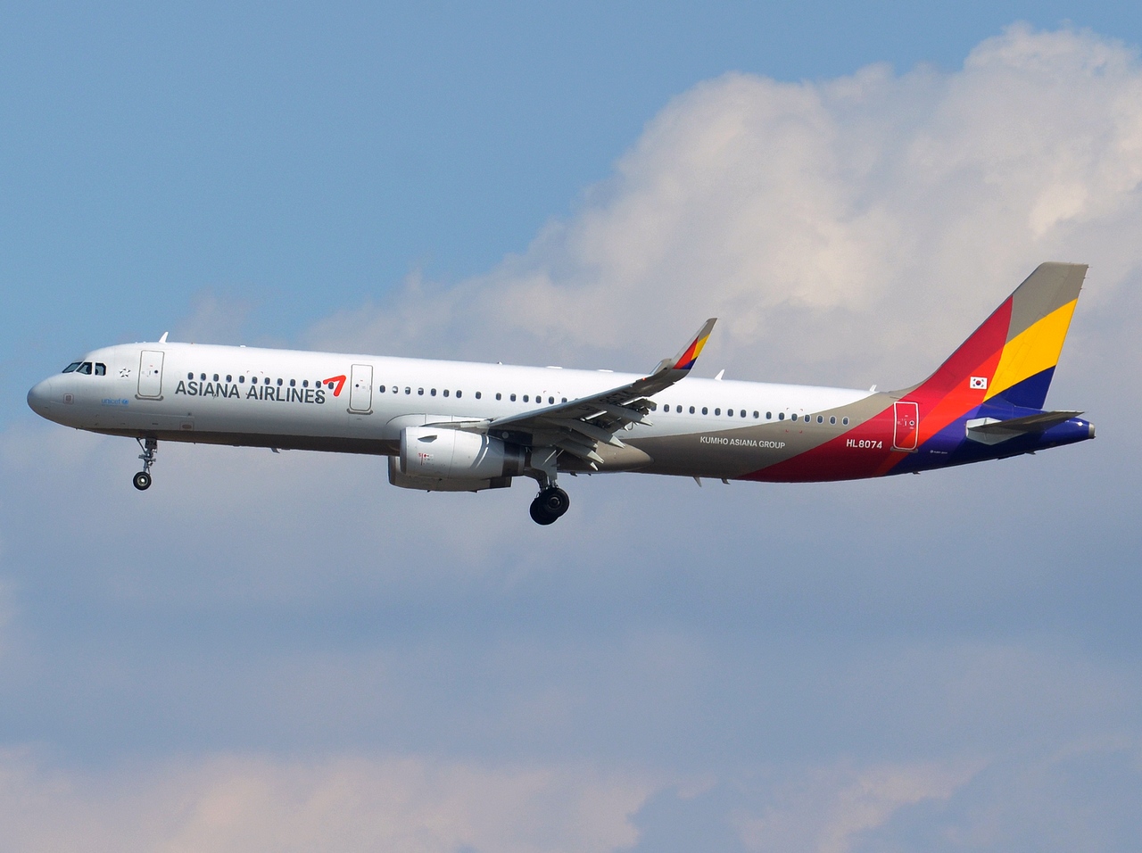 HL8074 - A321-231(WL) - Asiana Airlines - NRT - 26-02-2017