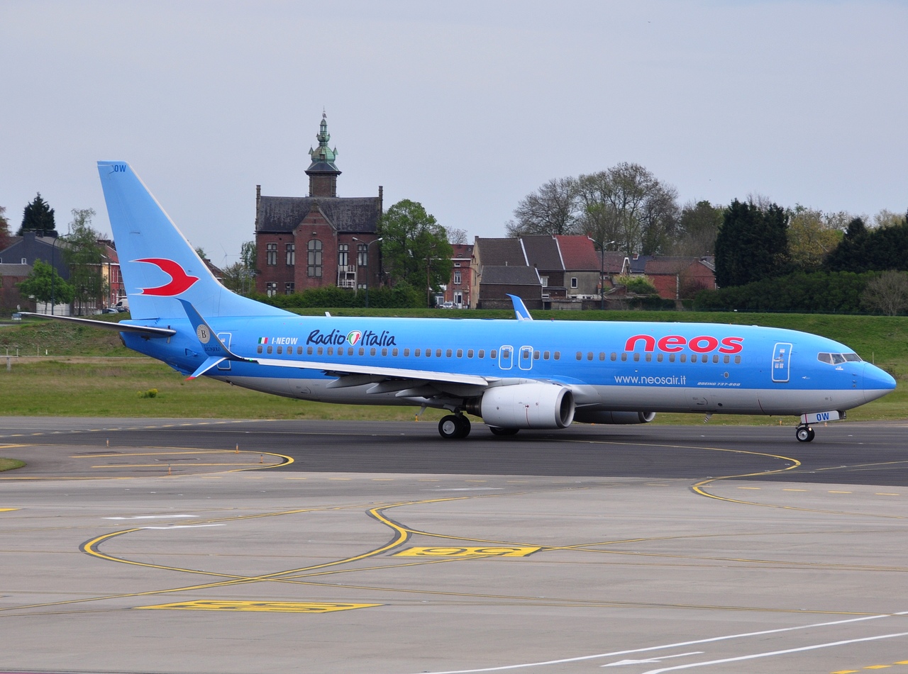 I-NEOW - 737-86N(WL) - NEOS - CRL - 30-04-2017