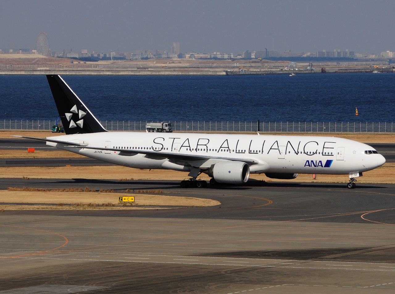 JA712A - 777-281 - ANA All Nippon Airways - HND - 28-02-2017