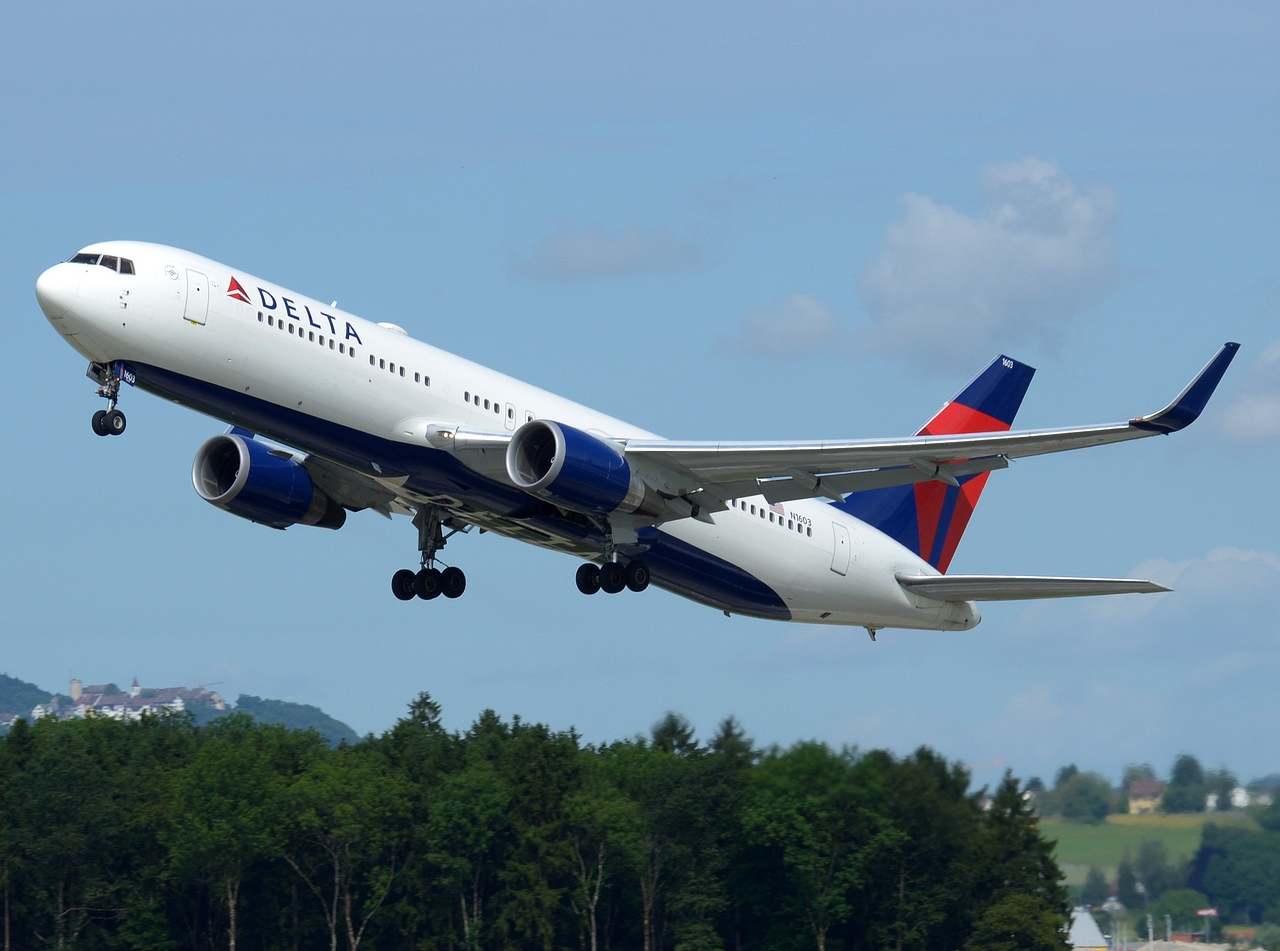 N16003 - B767-332(ER) - Delta Airlines - ZRH - 10-06-2017