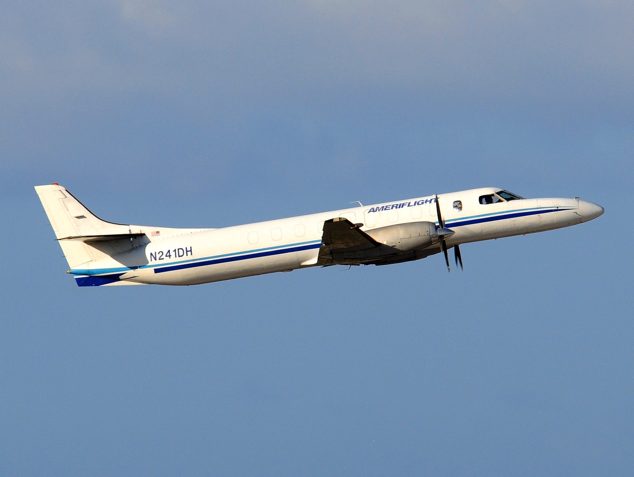 N241DH - Merlin II - Ameriflight - CUR - 27-11-2017