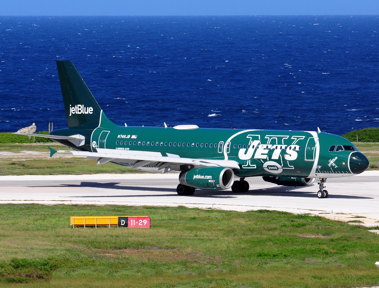 N746JB - A320-232 - JetBlue Airways - CUR - 27-11-2017b