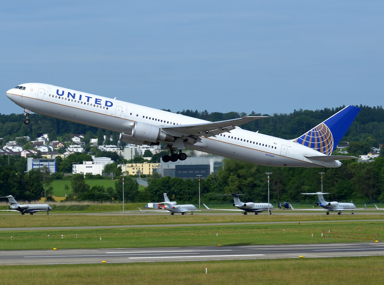N76064 - 767-424(ER) - United Airlines - ZRH - 10-06-2017