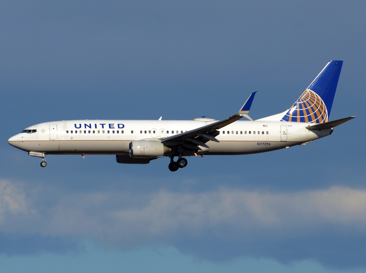 N77296 - 737-824(WL) - United Airlines - NRT - 03-03-2017