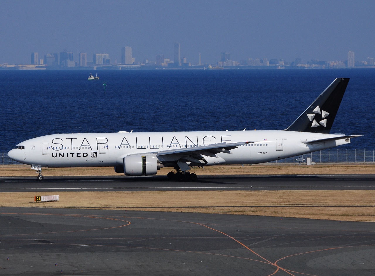 N794UA - 777-222(ER) - United Airlines - HND - 28-02-2017