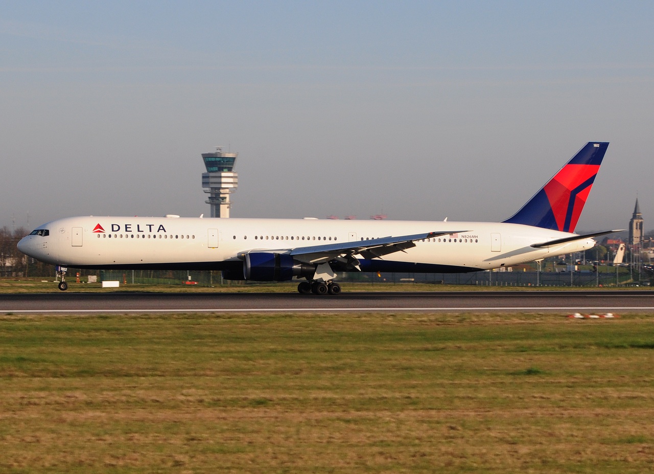 N826MH - 767-432(ER) - Delta Air Lines - BRU - 27-03-2017