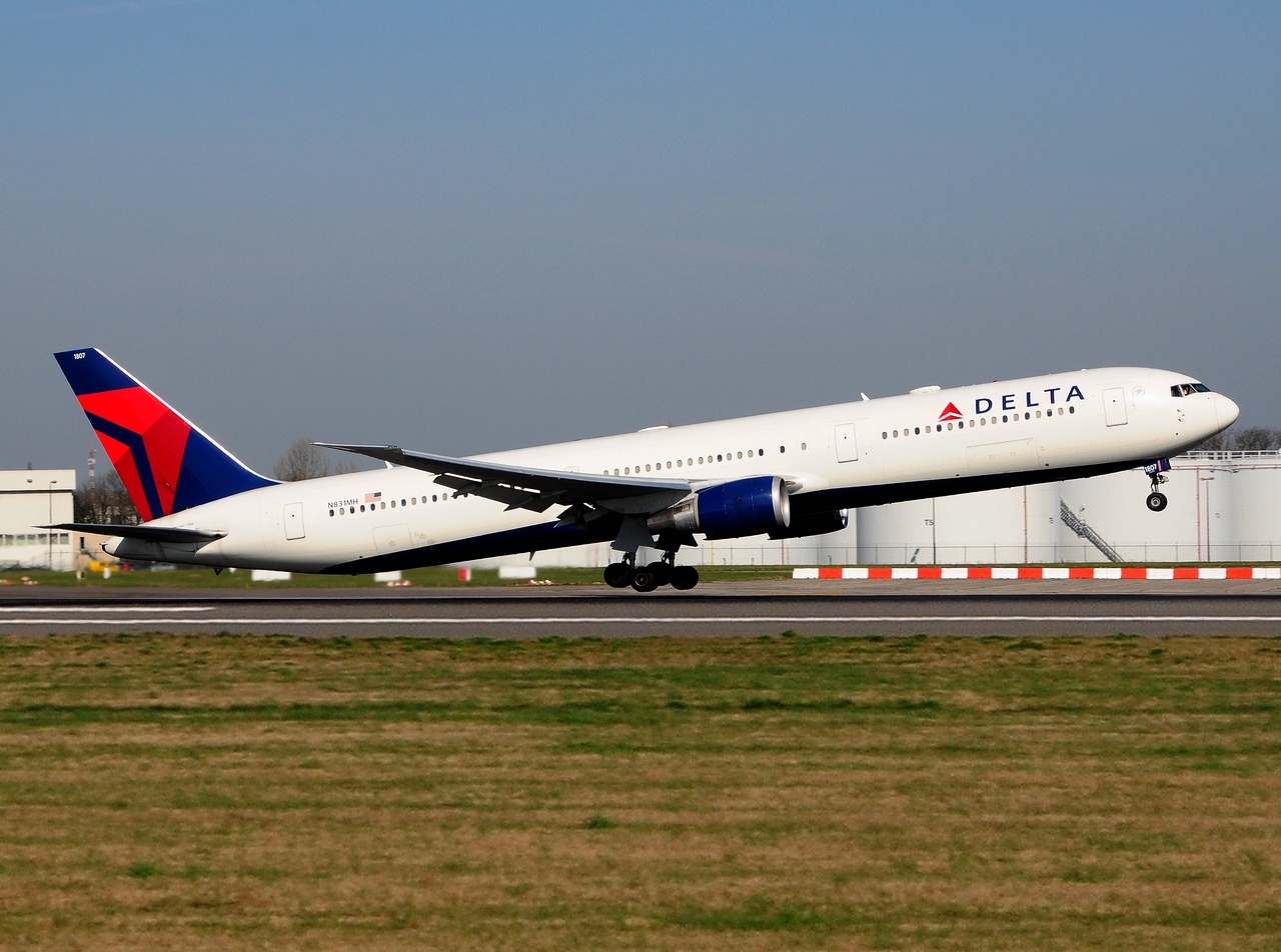 N831MH - 767-432(ER) - Delta Air Lines - BRU - 27-03-2017