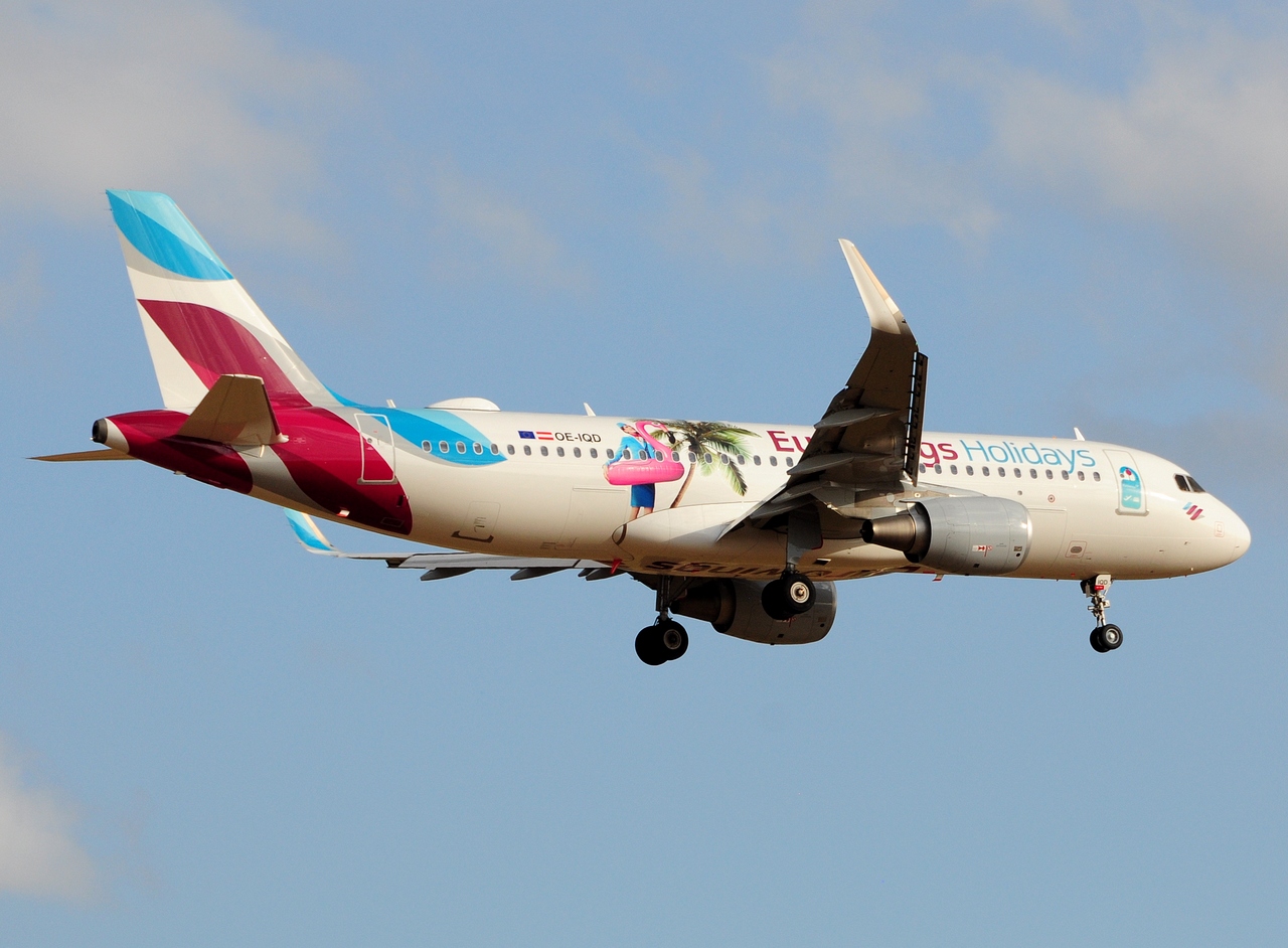 OE-IQD - A320-214(WL) - Eurowings Europe - PMI - 25-07-2017b