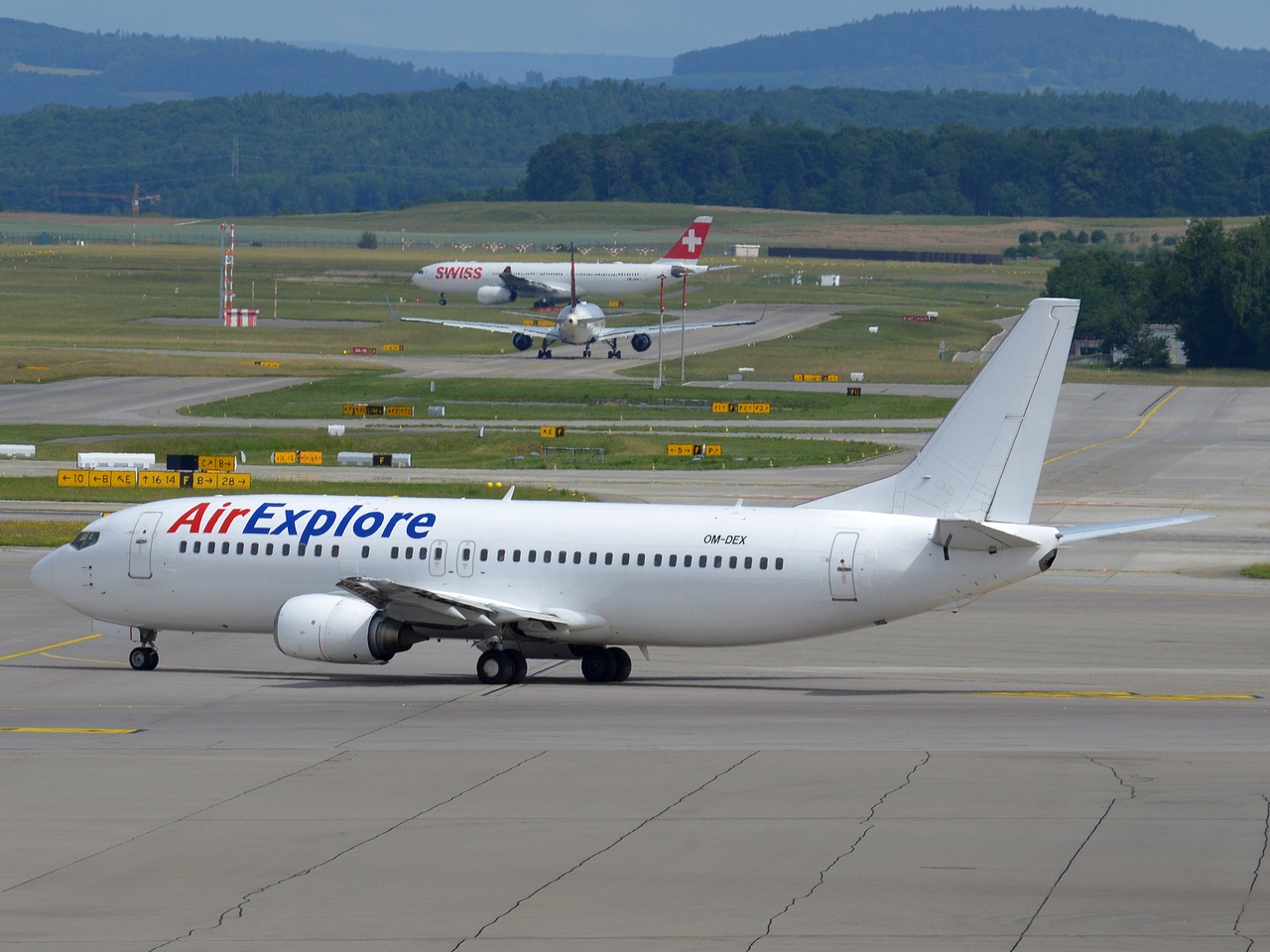 OM-DEX - 737-46J - AirExplore - ZRH - 10-06-2017