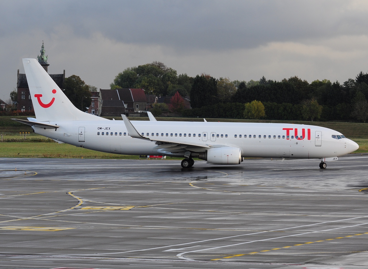 OM-JEX - 737-8AS(WL) - TUI Airlines Belgium - CRL - 06-10-2017