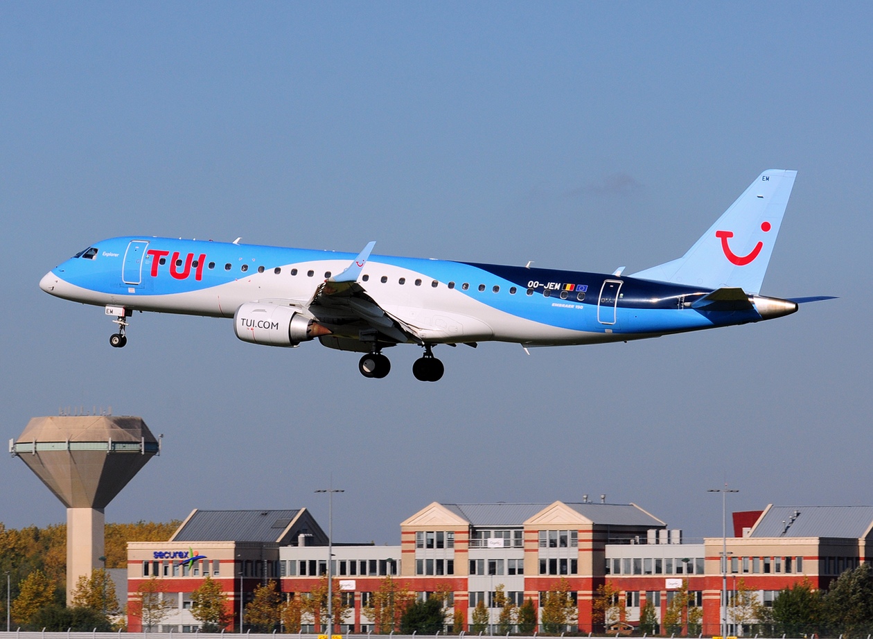 OO-JEM - ERJ-190STD (ERJ-190-100) - TUI Airlines Belgium - CRL - 14-10-2017