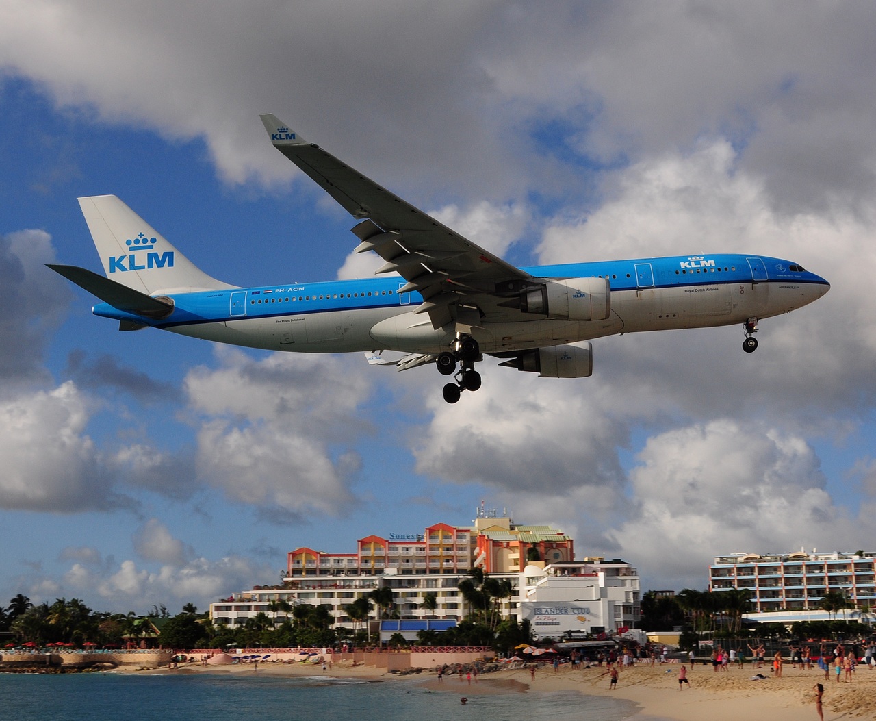PH-AOM - A330-203 - KLM Royal Dutch Airlines - SXM - 06-02-2017