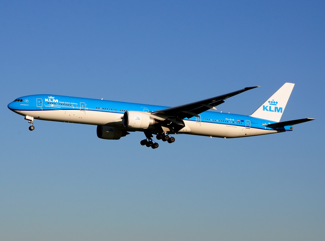 PH-BVR - 777-306(ER) - KLM Royal Dutch Airlines - AMS - 27-05-2017