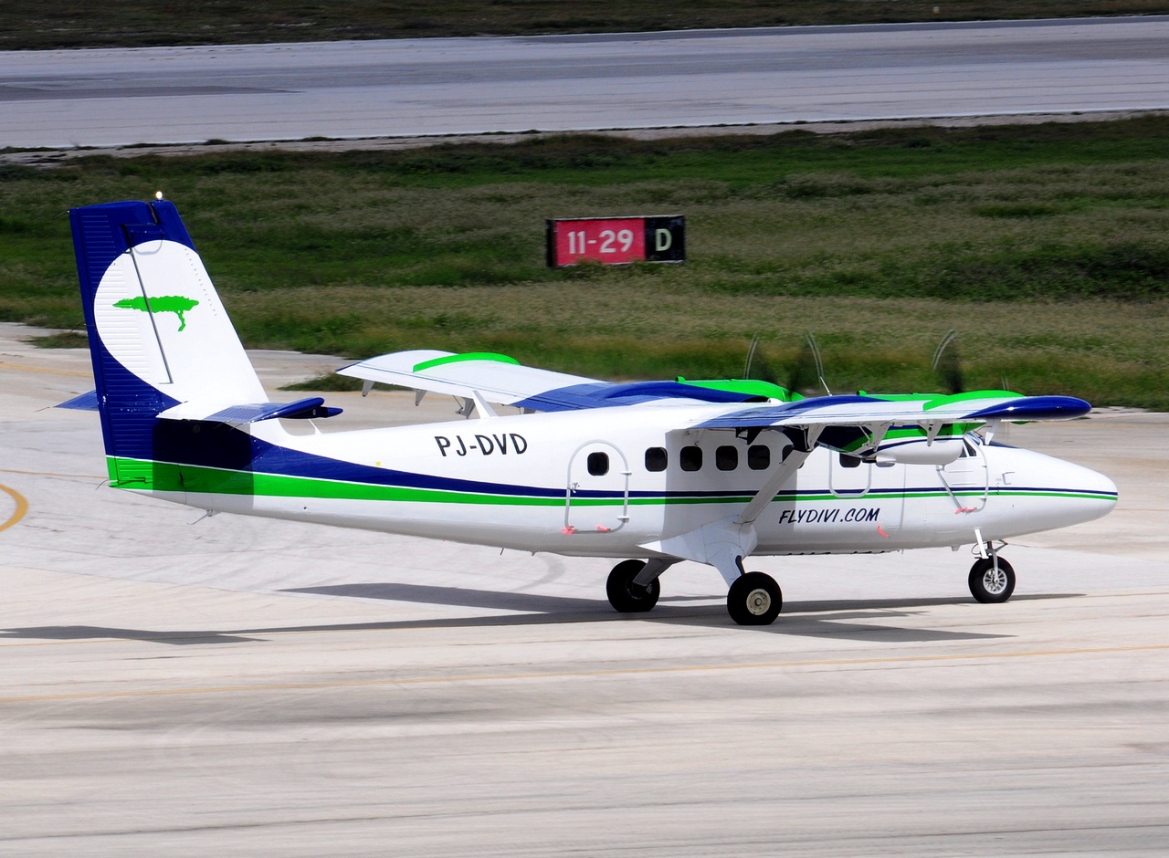 PJ-DVD - DHC-6-300 - Divi Air - CUR - 03-12-2017