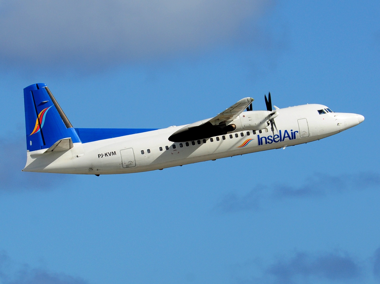 PJ-KVM - Fokker 50 - Insel Air - CUR - 01-12-2017