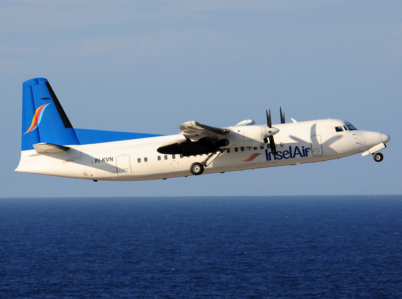 PJ-KVN - Fokker 50 - Insel Air - CUR - 02-12-2017