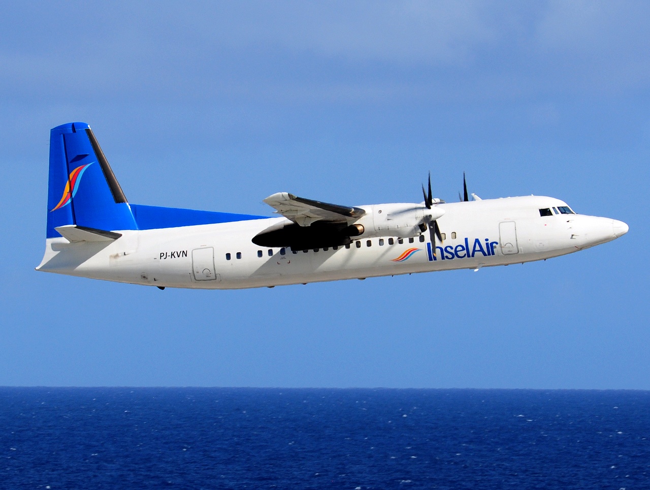 PJ-KVN - Fokker 50 - Insel Air - CUR - 30-11-2017