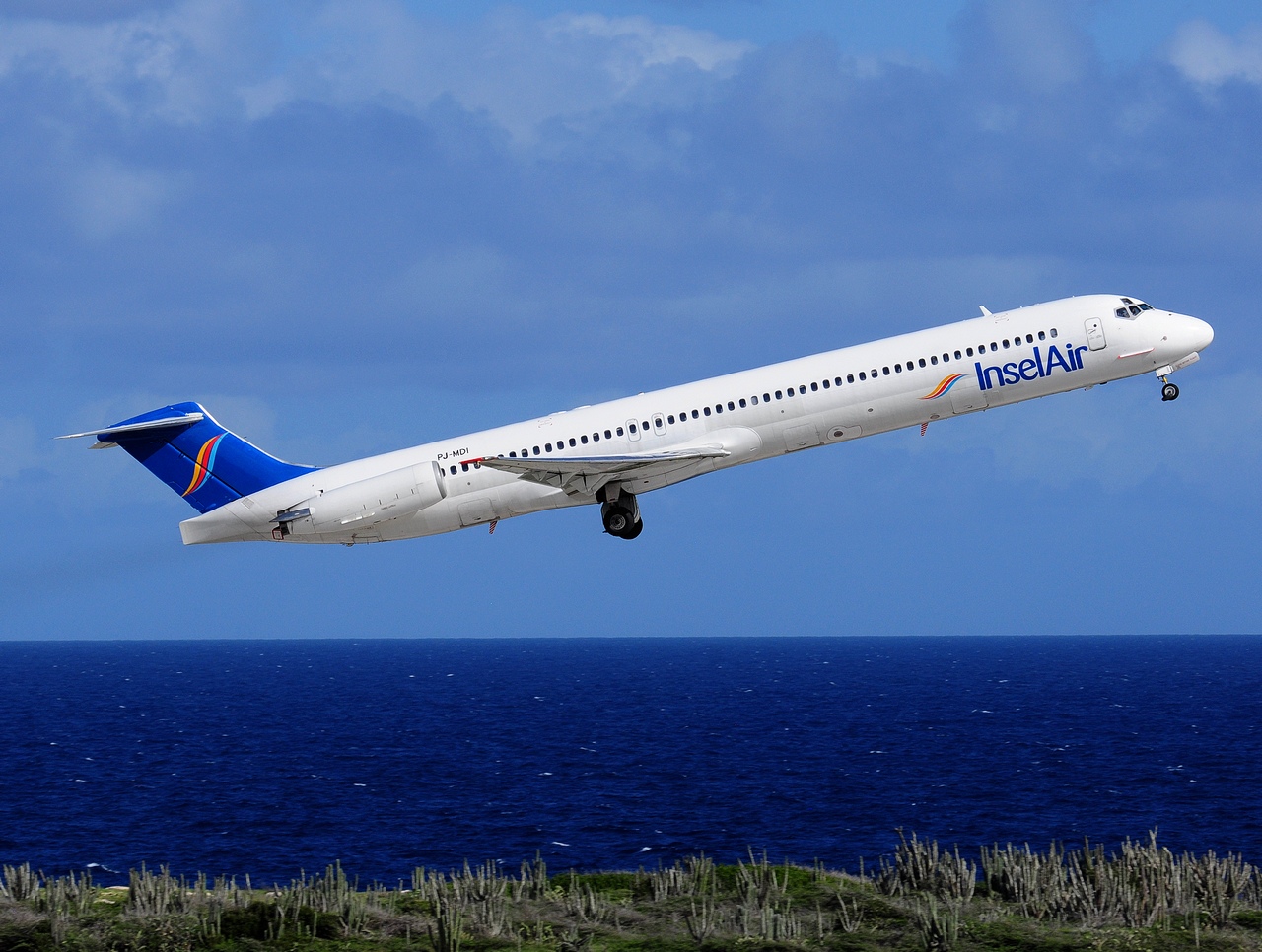 PJ-MDI - MD-83 - InselAir - CUR - 30-11-2017