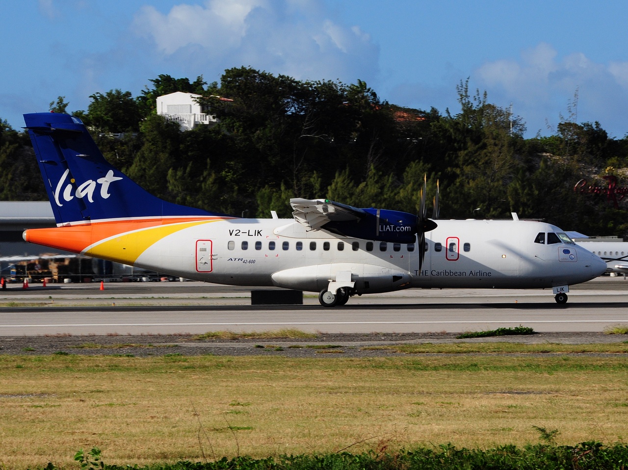 V2-LIK - ATR 42-600 - LIAT - SXM - 01-02-2017