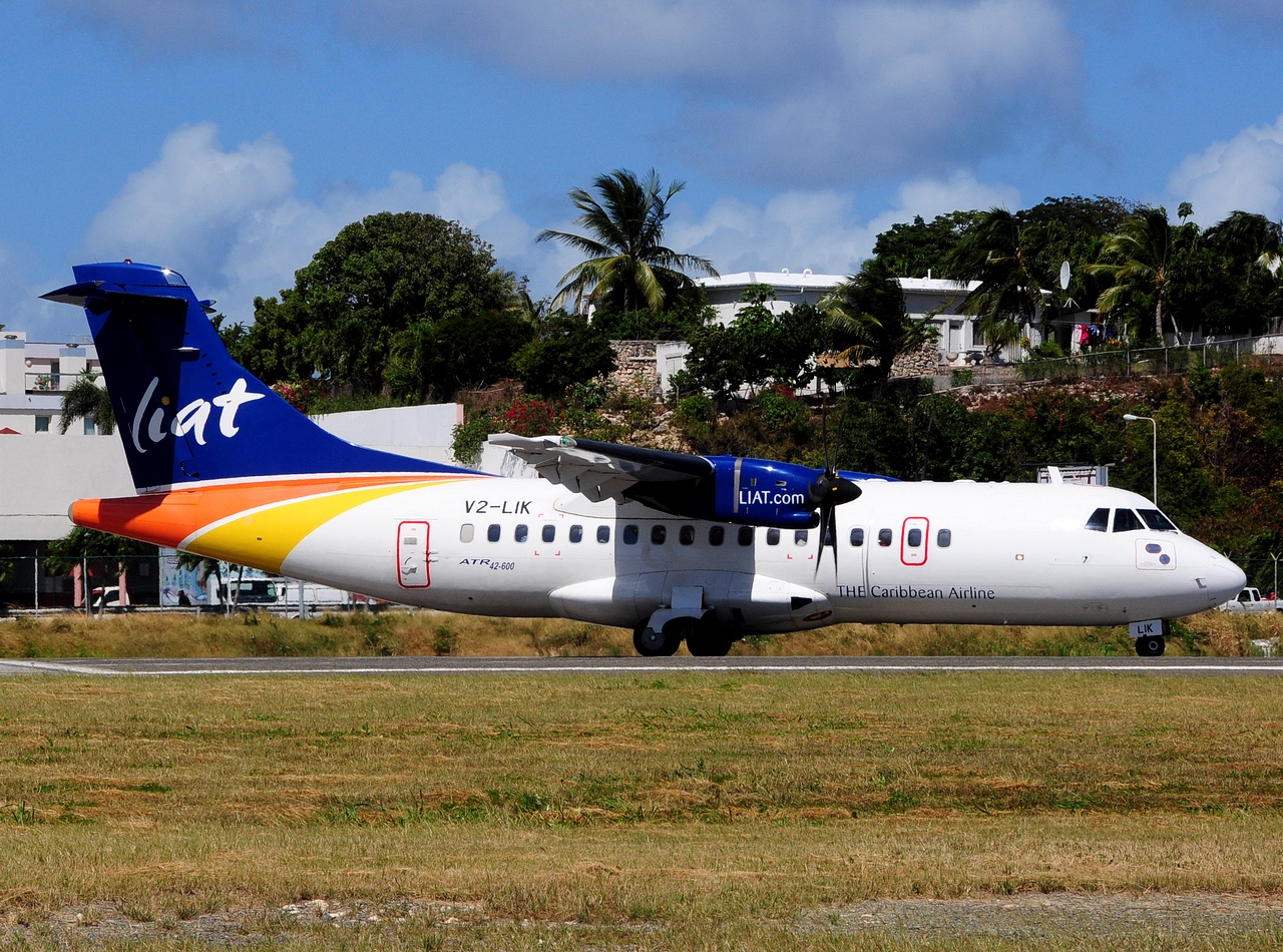 V2-LIK - ATR 42-600 - LIAT - SXM - 01-02-2017b