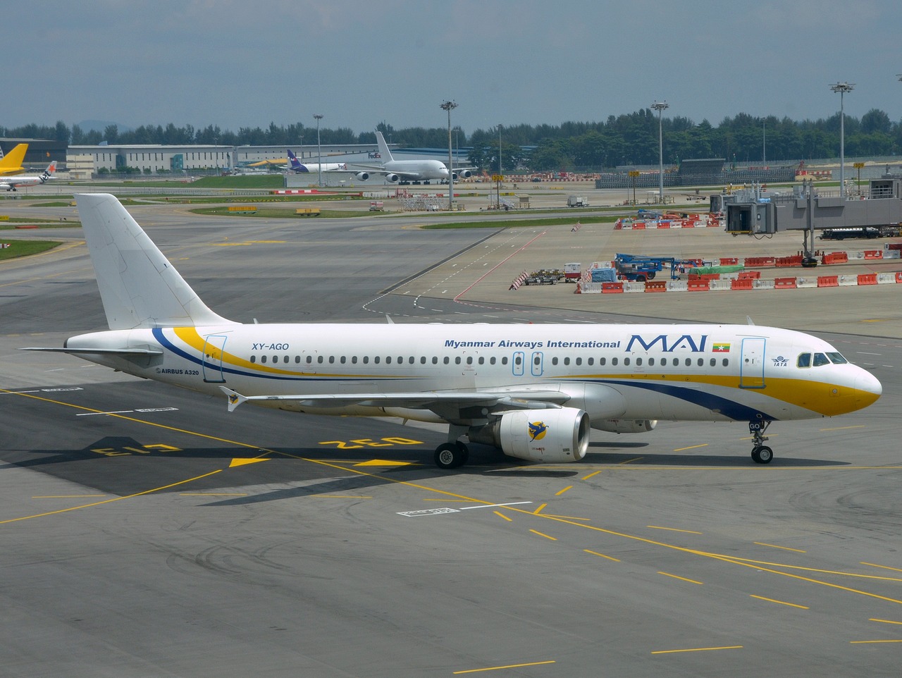 XY-AGO - A320-214 - Myanmar Airways International - SIN - 06-01-2017