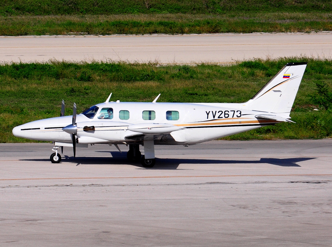 YV2673 - Piper PA-31T2 Cheyenne II XL - Private - CUR - 26-11-2017