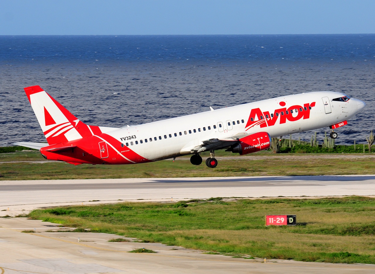 YV3243 - 737-4B7 - Avior Airlines - CUR - 29-11-2017