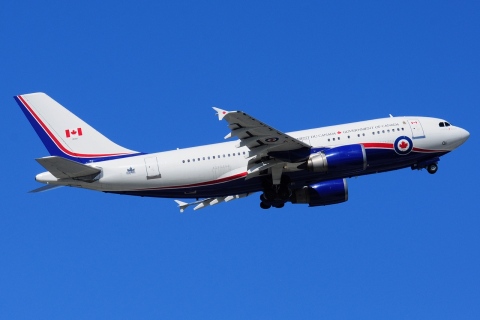 15001 - A310-304 - Royal Canadian Air Force - CUR - 27-11-2017b