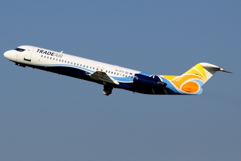 9A-BTD - Fokker 100 - Trade Air - ORY - 15-10-2017b
