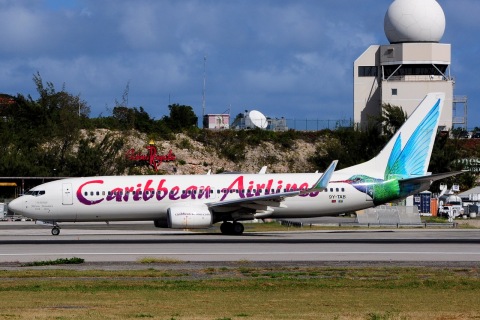 9Y-TAB - 737-8Q8 - Caribbean Airlines - SXM - 02-02-2017b
