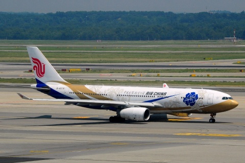 B-6076 - A330-243 - Air China - MXP - 11-06-2017