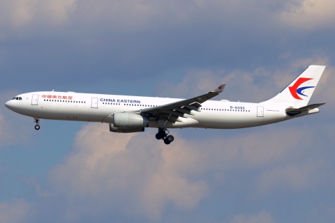 B-6095 - A330-343 - China Eastern Airlines - NRT - 26-02-2017