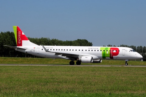 CS-TPP - ERJ-190LR (ERJ-190-100 LR) - TAP Express - AMS - 27-05-2017