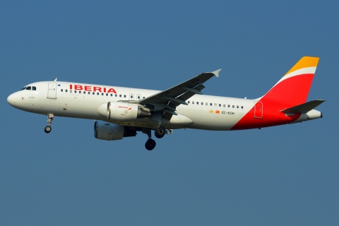 EC-KOH - A320-214 - Iberia - MXP - 12-06-2017