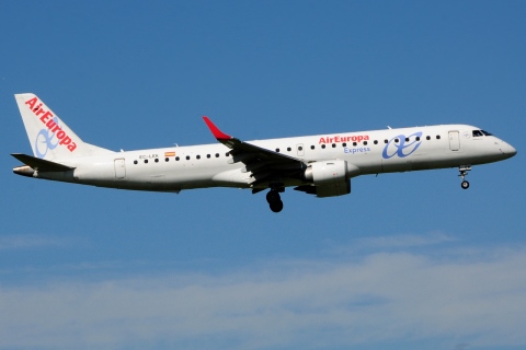 EC-LEK - ERJ-195LR (ERJ-190-200 LR) - Air Europa Express - ZRH - 10-06-2017