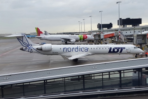ES-ACH - CRJ-900ER - LOT _ Polish Airlines - AMS - 04-12-2017