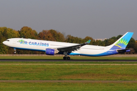 F-HPTP - A330-323 - Air Caraibes - ORY - 15-10-2017
