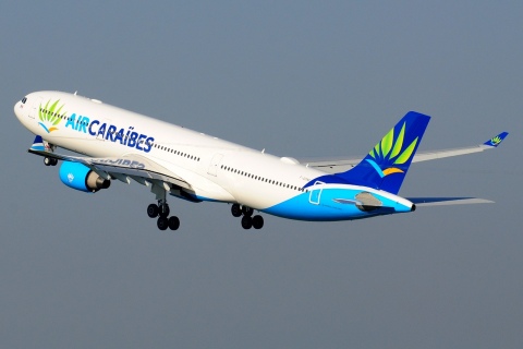 F-OONE - A330-323 - Air Caraibes - ORY - 15-10-2017b