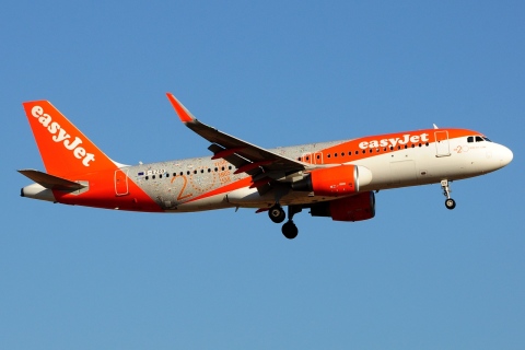 G-EZOX - A320-214(WL) - easyJet - PMI - 24-07-2017