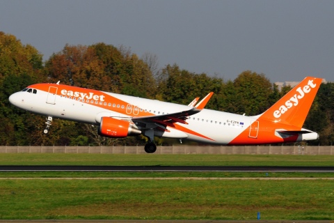 G-EZPK - A320-214(WL) - easyJet - ORY - 15-10-2017