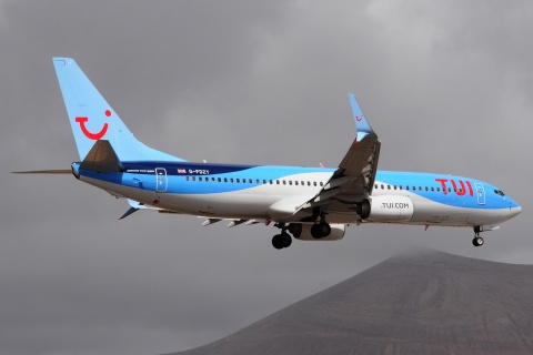 G-FDZY - 737-8K5(WL) - Thomson Airways - ACE - 23-03-2017