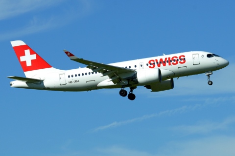 HB-JBA - A220-100 - Swiss - ZRH - 10-06-2017b