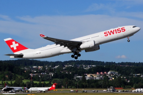 HB-JHB - A330-343E - Swiss - ZRH - 10-06-2017b