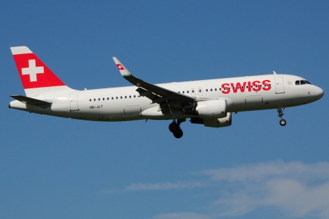 HB-JLT - A320-214(WL) - Swiss - ZRH - 10-06-2017