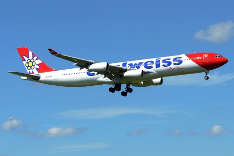 HB-JMF - A340-313 - Edelweiss Air - ZRH - 10-06-2017