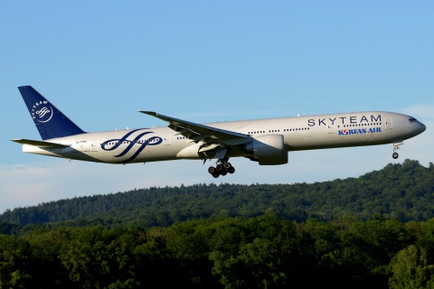 HL7783 - 777-3B5(ER) - Korean Air Lines - ZRH - 10-06-2017