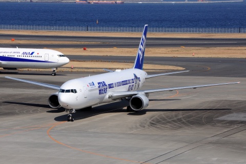 JA604A - 767-381(ER) - ANA All Nippon Airways - HND - 28-02-2017d