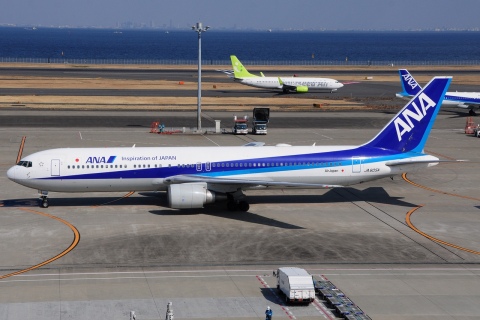 JA605A - 767-381(ER) - ANA All Nippon Airways - HND - 28-02-2017