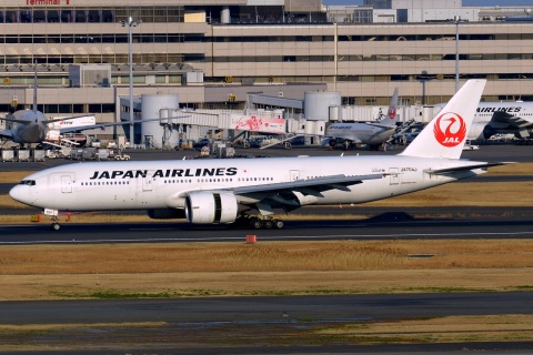 JA704J - 777-246(ER) - Japan Airlines - HND - 28-02-2017