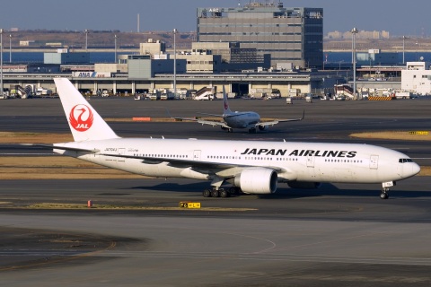 JA704J - 777-246(ER) - Japan Airlines - HND - 28-02-2017b